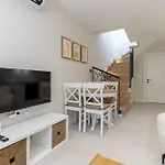 Naro Alacati Koeyici Apartman