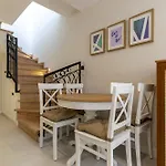 Naro Alacati Koeyici Apartman Çeşme